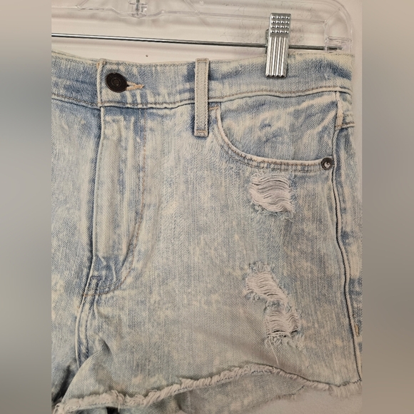 Abercrombie & Fitch Light Wash Hi-rise Distressed Micro Shorts Women Size 6 - Picture 5 of 6